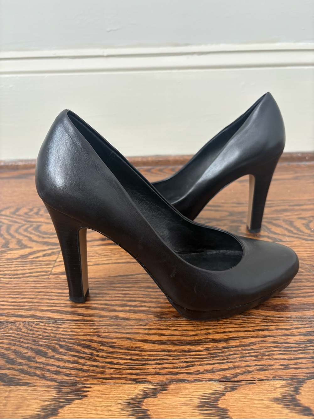 Halogen Black Leather High Heel Pumps